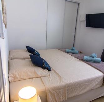Coursan Villa | Maison de village climatisée Entre Béziers et Narbonne jusqu'à 5 pers