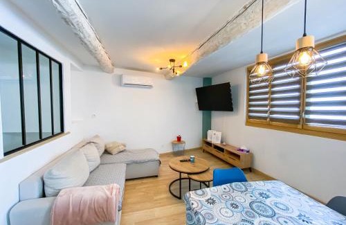 Coursan Villa | Maison de village climatisée Entre Béziers et Narbonne jusqu'à 5 pers
