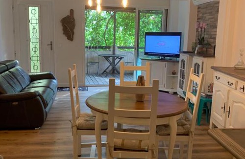 Gemenos Apartment | Maison de Village