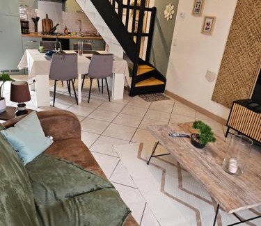 Nevers Apartment | maison de ville avec jardin privatif