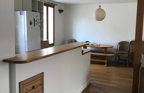 Saint-Denis House | Maison de Ville Calme Avec Jardin et Patio Pour Jusqu' à 9 Personnes
