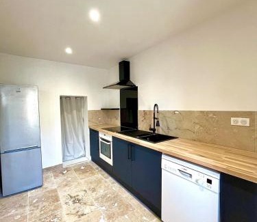 Bagnols-sur-Ceze Apartment | Maison de ville renové