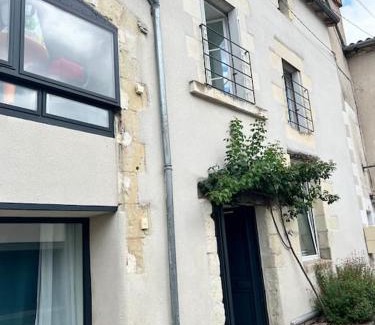 Jaunay-Clan Apartment | Maison de ville rénovée à 5 mn du Futuroscope