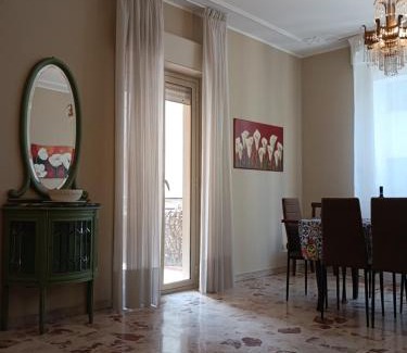 Picanello-Ognina-Barriera-Canalicchio Apartment | Maison Debora whit garage