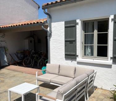 La Couarde-sur-Mer House | Maison des terroirs - Centre village - 500 m de la plage