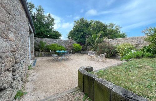 Sibiril House | Maison double en pierres pour grande famille ou groupe amis