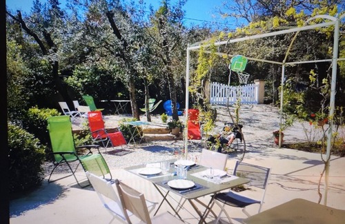 Lauris House | Maison Familiale en Luberon Dans le Village de Lauris à 3 kms de Lourmarin