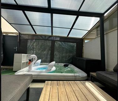 Le Fief-Sauvin Apartment | Maison Familiale
