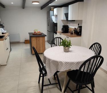 Saint-Saturnin-les-Avignon House | Maison En Centre Ville
