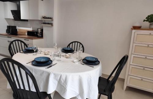Saint-Saturnin-les-Avignon House | Maison En Centre Ville