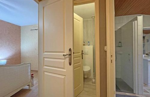 Saint-Mars-d'Egrenne House | Maison granit avec jardin privatif, plain-pied, 2 chambres, tout inclus, proche loisirs et nature - FR-1-497-190