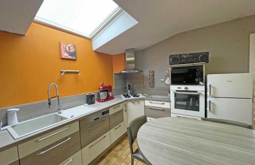 Saint-Mars-d'Egrenne House | Maison granit avec jardin privatif, plain-pied, 2 chambres, tout inclus, proche loisirs et nature - FR-1-497-190
