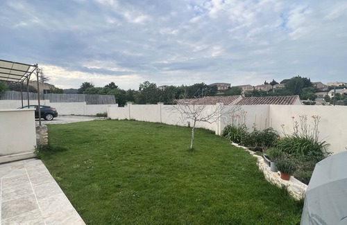Pertuis House | Maison Individuelle Avec Piscine et Dépendance