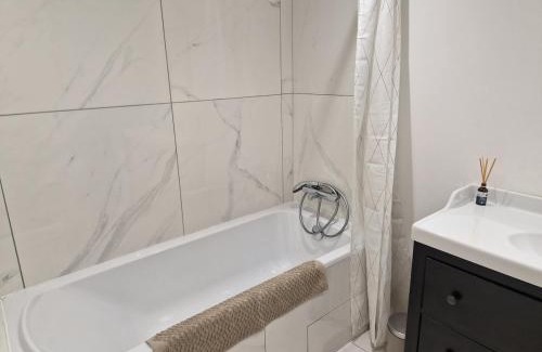La Rochelle Villa | Maison Jade, Wifi, Terrasse, Barbecue, 10 couchages
