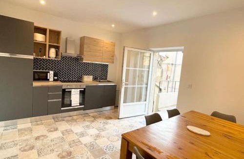 Cornillon-Confoux House | Maison l’Oustaou Cornillonnais