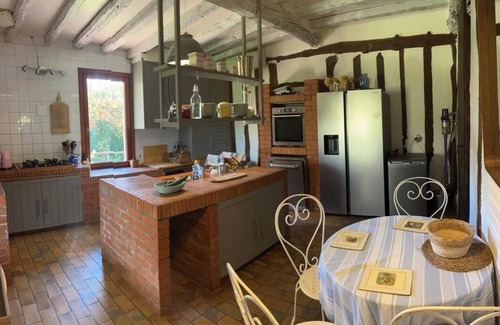 Ychoux Villa | Maison Landaise sleeps 10 Airial swimming pool tennis bowling green near lake & ocean