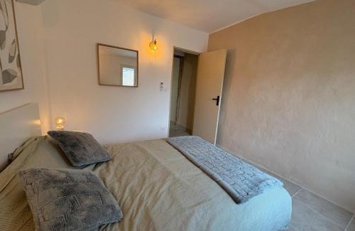 La Calmette Apartment | Maison Lazuli