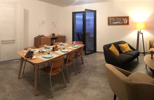 Pozzo Condo | Maison Mitoyenne en Balcon sur la Mer, à 15 Minutes de Bastia, Animaux Acceptés