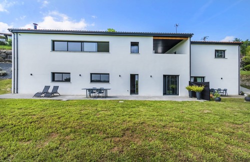 Urcuit House | Maison Moderne au Calme Dans la Campagne