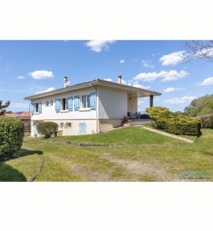 Leon House | Maison Pierre 3 bedroom house with swimming pool