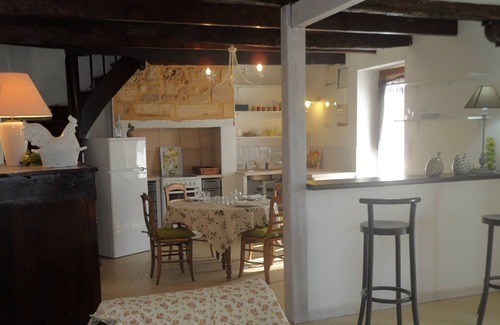 Les Eyzies House | Maison Pittoresque Dans Petite rue au Calme Sous les Rochers