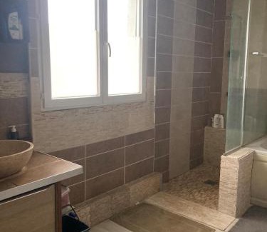 Artigues-pres-Bordeaux Villa | Maison pour 6 personnes avec jardin et piscine