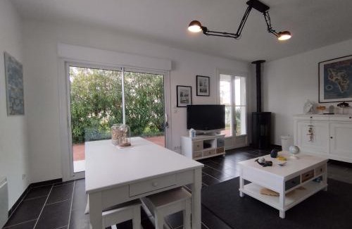 Cheray House | Maison rénovée avec jardin, proche commerces et plages, pour 5 personnes à Saint-Georges-d'Oléron - FR-1-778-6