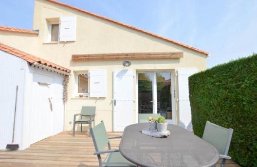 Les Mathes House | Maison Ravissante 4/5 pers, Jardin Privatif, Parking, Résidence Piscine - FR-1-705-4