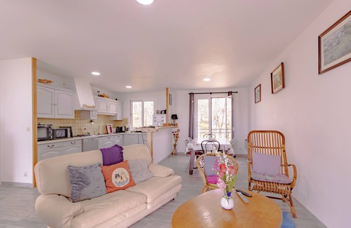Saint-Cernin-de-Larche House | Maison Sur le Causse Corrézien: Charming getaway with fireplace, garden, and guaranteed peace