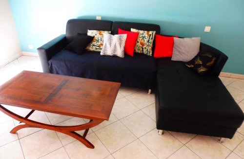 Saint-Coulomb House | Maison Saint-Coulomb
