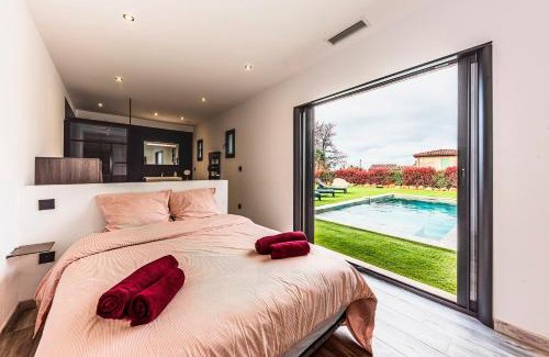 Aups House | Maison Sanchez - Maison Climatisée avec Piscine