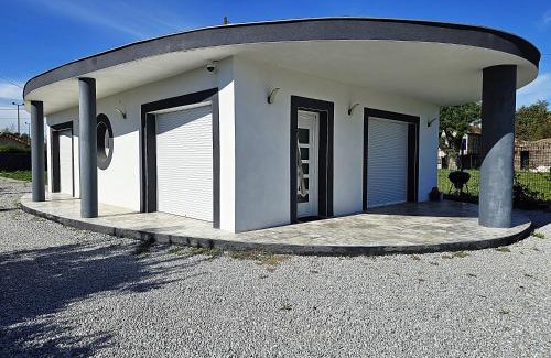 Montauban House | Maison Sapiac - 4pers - 2 chambres - 3 lits - Clim réversible - Terrasse ombragée et grand jardin - Piscine saison estivale