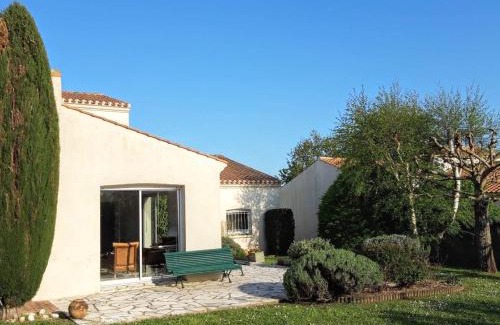 Olonne-sur-Mer House | Maison spacieuse à Olonne-sur-Mer avec jardin clos, proche plages et commerces, idéale familles - FR-1-197-560