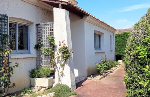 Olonne-sur-Mer House | Maison spacieuse à Olonne-sur-Mer avec jardin clos, proche plages et commerces, idéale familles - FR-1-197-560