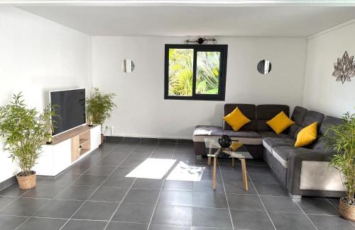 Sainte-Anne House | Maison spacieuse avec piscine à Sainte-Anne, 250 m²