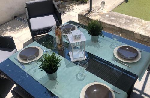 Eyragues House | Maison tendance avec jardin, centre village, Alpilles, familles