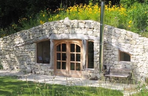 L'Isle-Bouzon Cabin | Maison Terre Cabanes de Fallot/sauna - cold bath/shared natural swimming pool