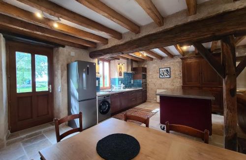 Etrechet House | Maison typique en Berry avec fibre et cour privée - FR-1-591-746