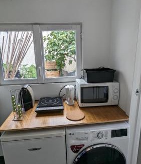 Montreuil Apartment | "Maison verte" - terrasse - parking - 10min du métro
