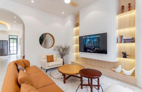 District 9 Villa | Maison Villa Premier Palm Marina C5