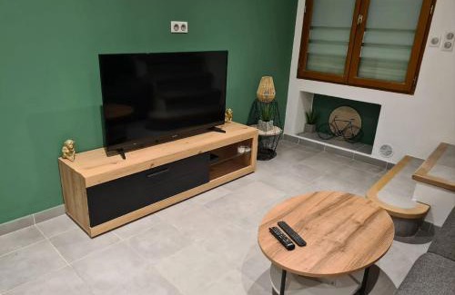 Serignan House | Maison village