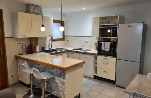 Serignan House | Maison village
