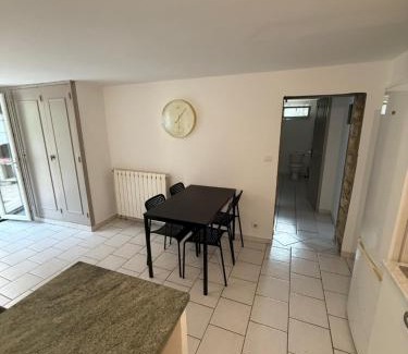 Salon-de-Provence Apartment | Maisonette avec jardin au calme