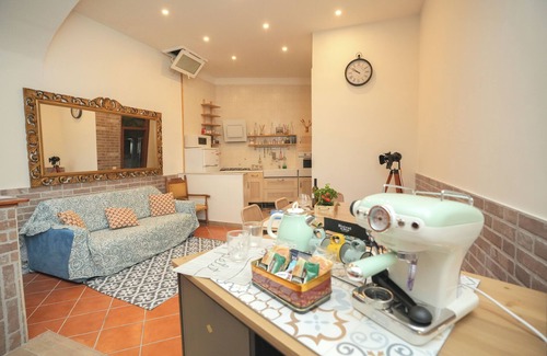 Historical Center Apartment | "Maisonette Rosy" historic house view Naples