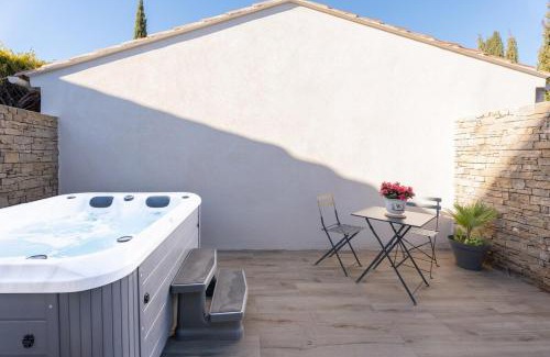 Velaux House | Maisonnette avec Jacuzzi Jacuzzi en service du 15 avril au 15 octobre