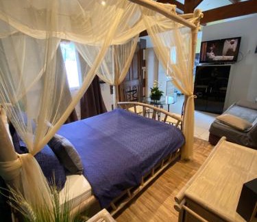 Miramas House | Maisonnette et piscine