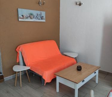 Cosne-Cours-sur-Loire House | Maisonnette rénovée à 5 mn du centre ville