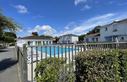 Saint-Brevin-l'Ocean House | Maisonnette 4 pers avec terrasse privée et accès piscine, proche océan - Saint-Brevin-les-Pins - FR-1-364-102