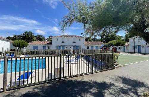 Saint-Brevin-l'Ocean House | Maisonnette 4 pers avec terrasse privée et accès piscine, proche océan - Saint-Brevin-les-Pins - FR-1-364-102