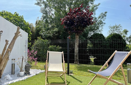 Royan Apartment | Maisonnette La Marie garden level air-conditioned